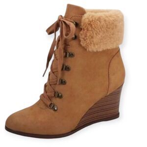 BAMBOO FAUX FUR WEDGE BOOTIES SZ.8 EUC.